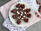 Schokoladenpralinen mit Marshmallows und Haselnüssen, foto 2