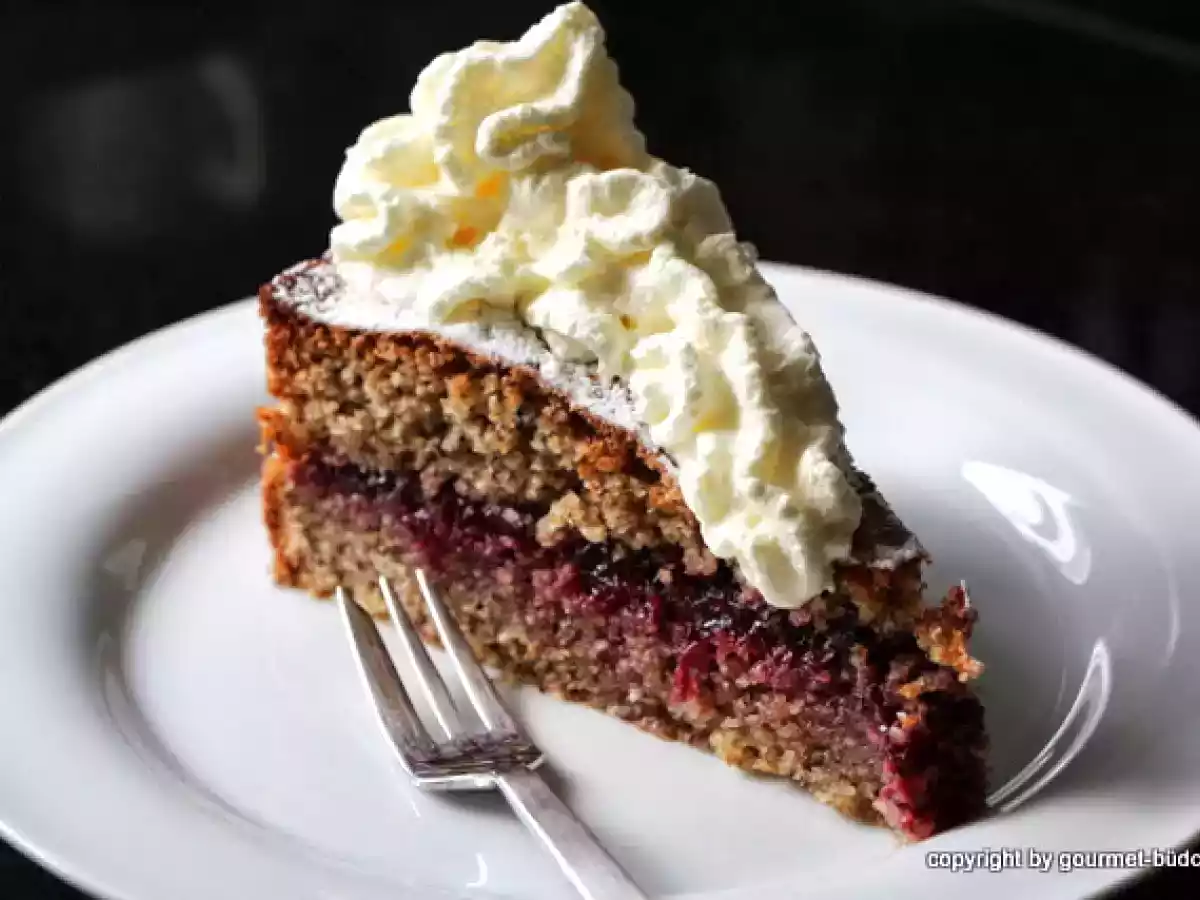 Schwarzplententorte, ein Stück Südtirol…