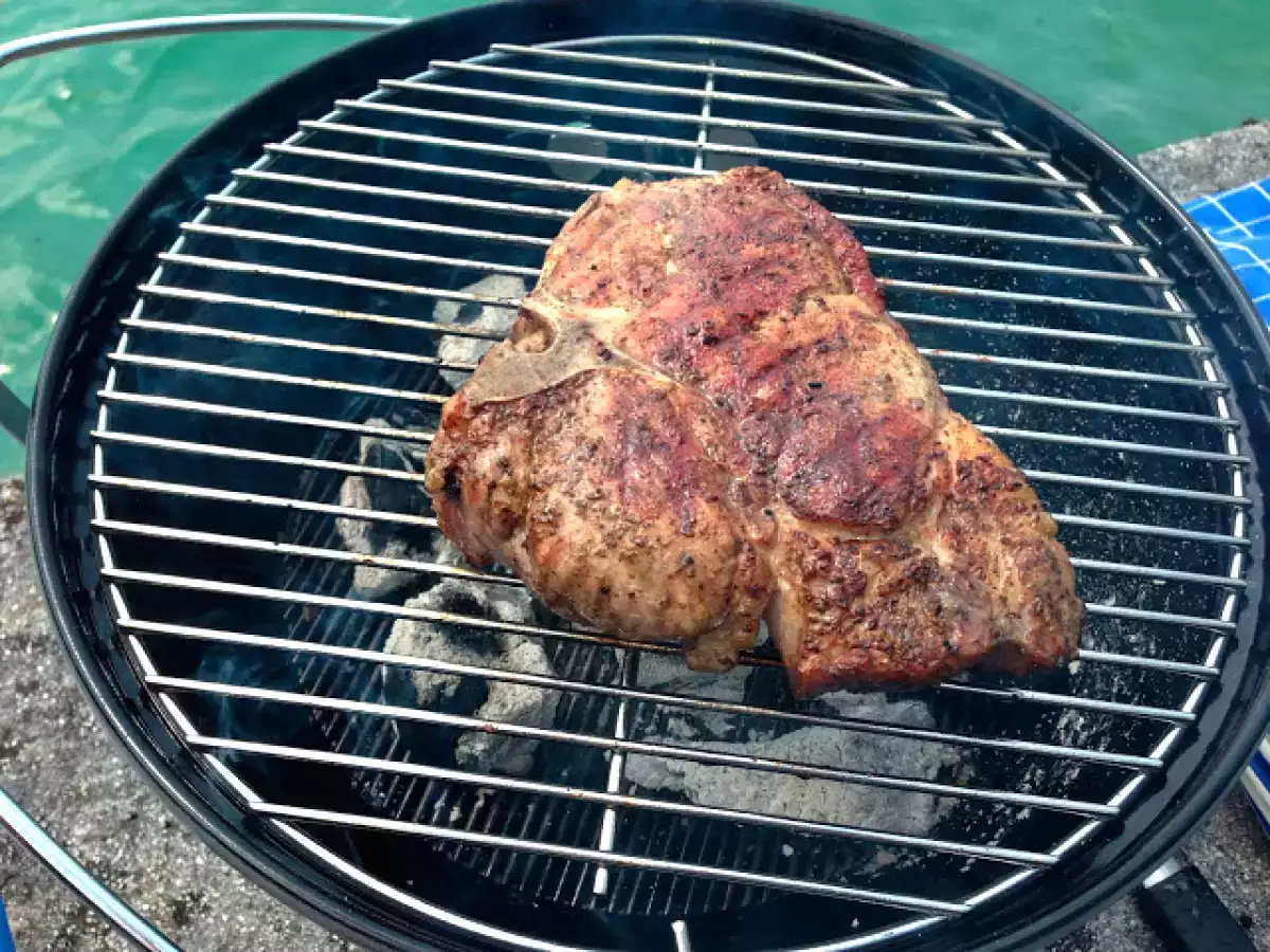 Schweineglück. Oder: irgendwann klappt es ja doch. Doppeltes T-Bone vom Weideschwein