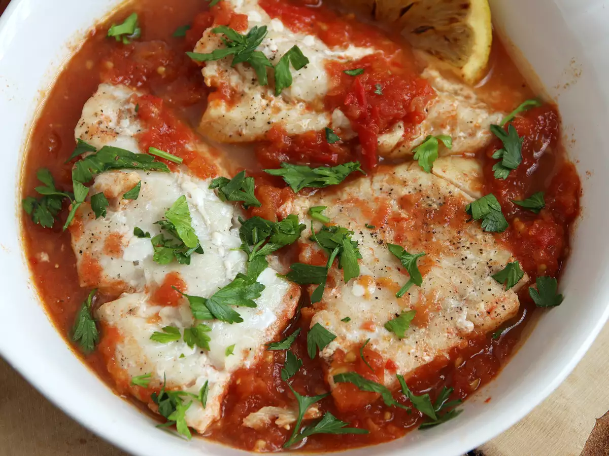 Seelachs mit Tomaten und Zitrone – gesundes, einfaches Rezept - foto 4