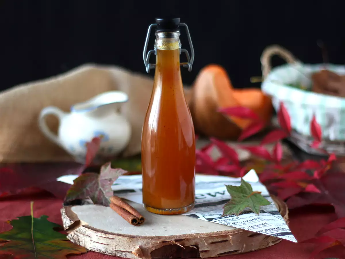 Selbstgemachter Kürbissirup – perfekt für Herbst- und Wintergetränke