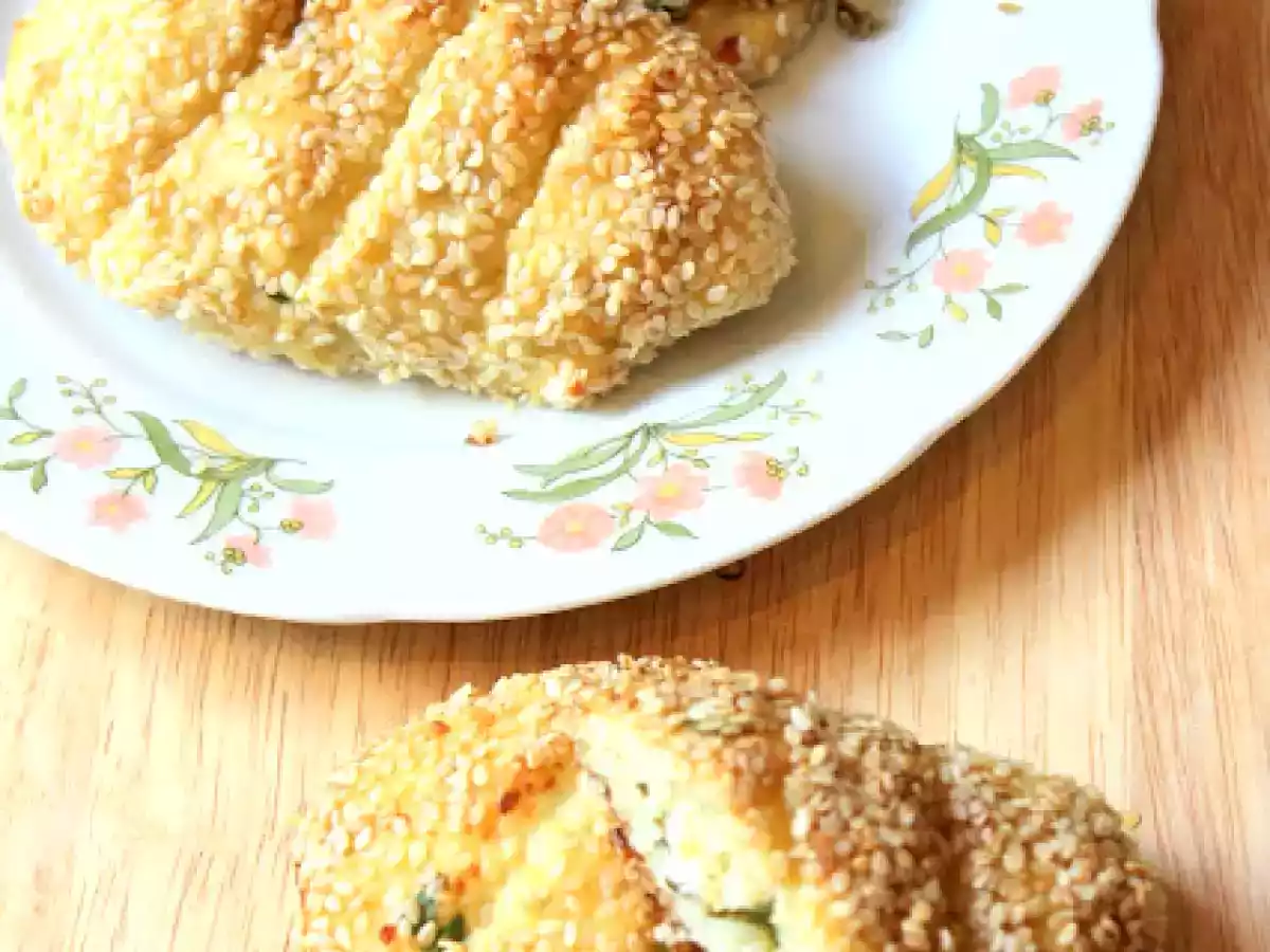 Simit Poğaça oder Sesam-Sirup-Teigtaschen