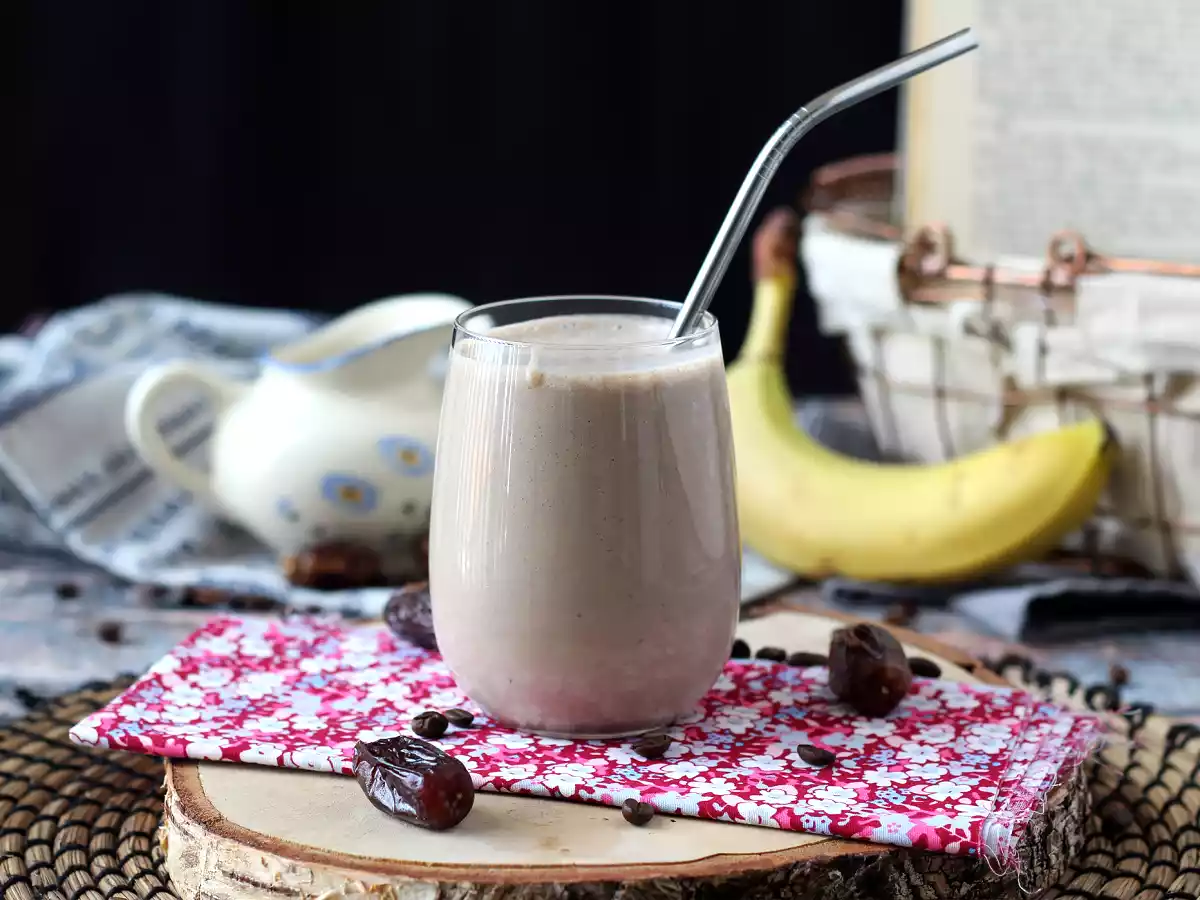 Smoothie mit Kaffee und Datteln, der wach macht! - foto 3