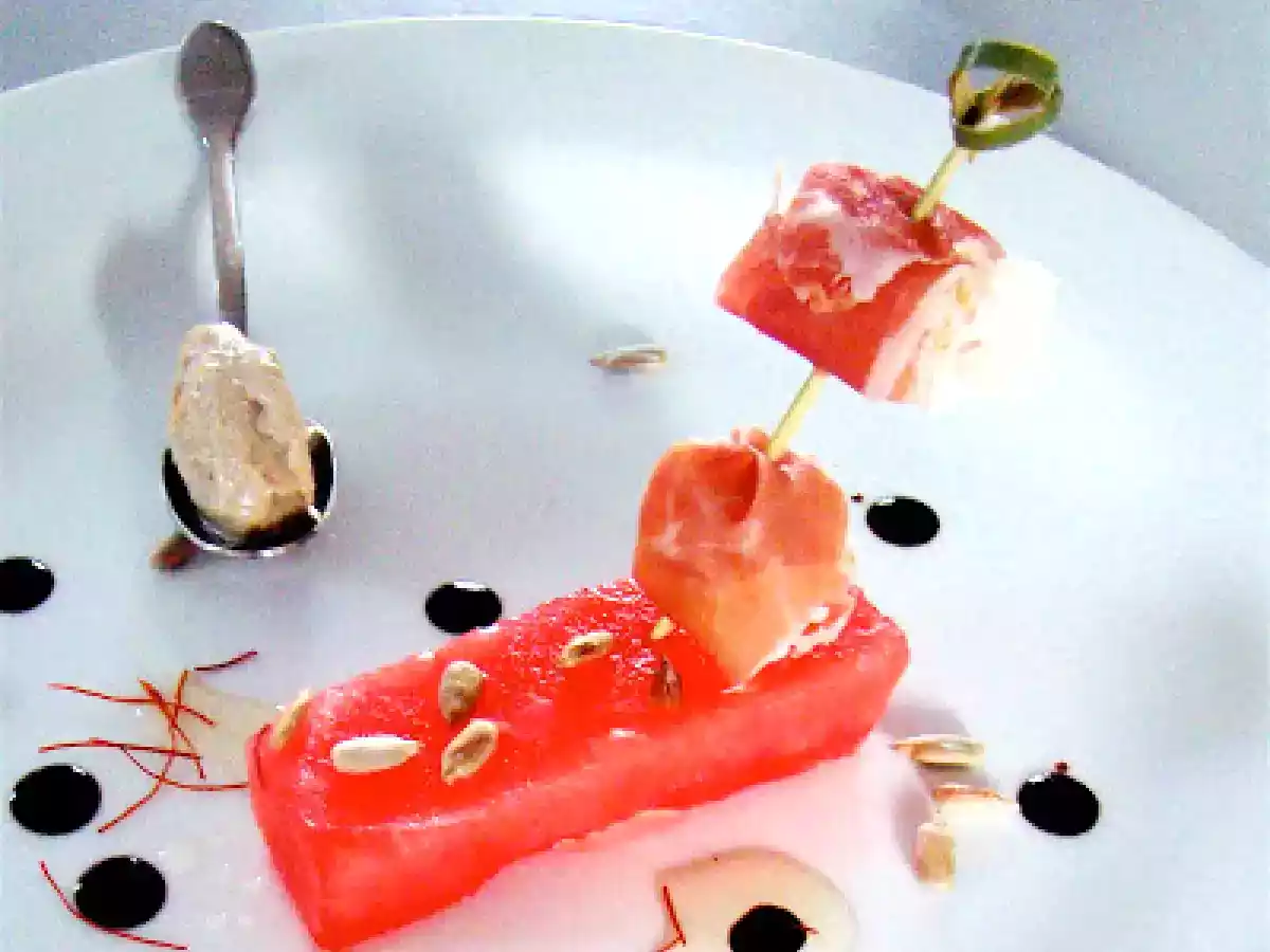 Sonnenblumenkerneis, Melone und Culatello