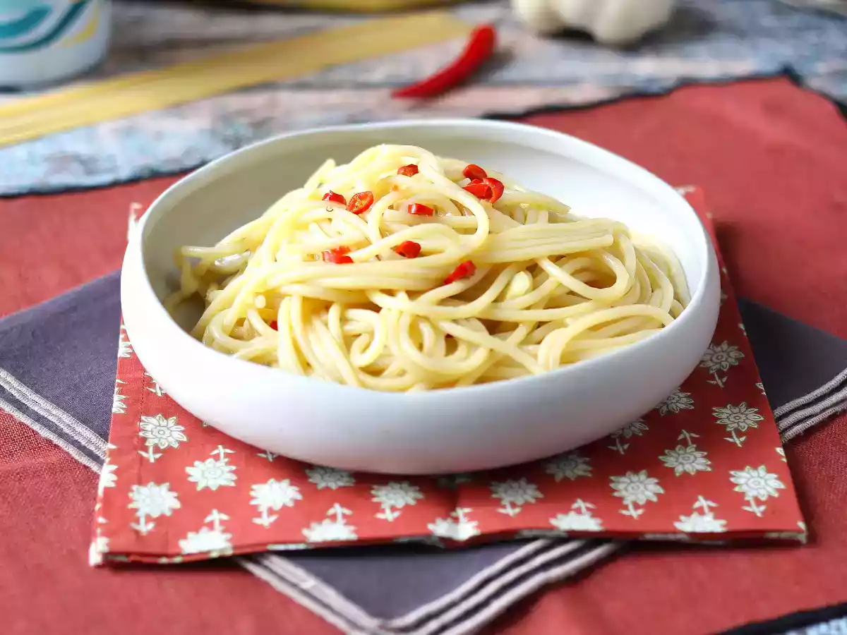 Spaghetti aglio, olio e peperoncino: das Last-Minute-Gericht der italienischen Tradition - foto 2