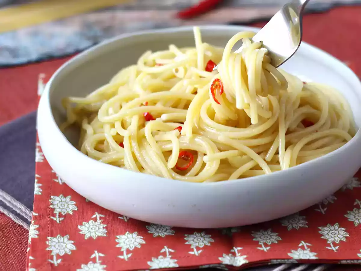 Spaghetti aglio, olio e peperoncino: das Last-Minute-Gericht der italienischen Tradition - foto 4