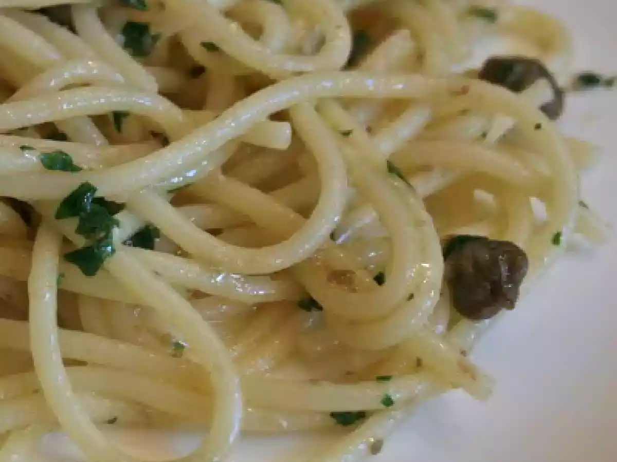 Spaghetti ai capperi e limone