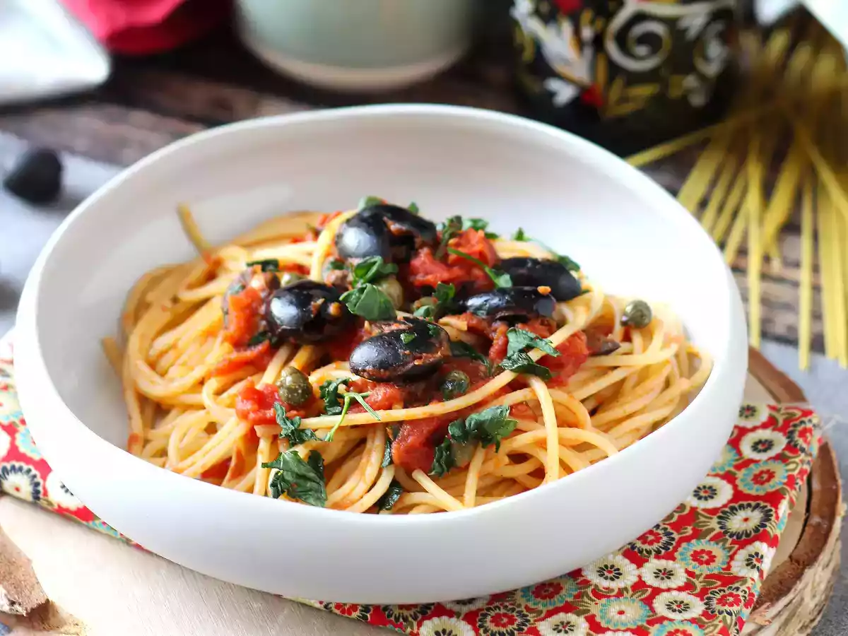 Spaghetti alla puttanesca, ein schneller und schmackhafter erster Gang - foto 3