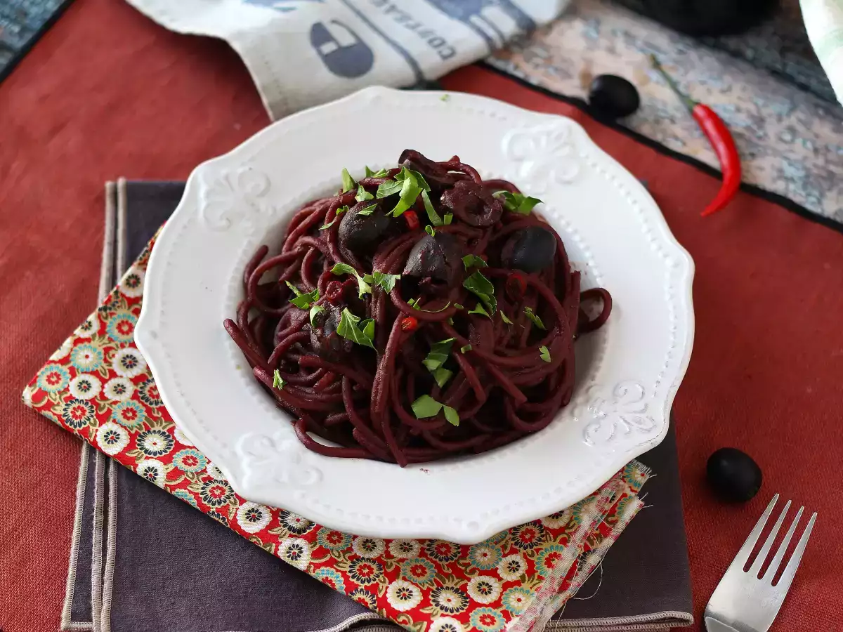 Spaghetti im Feuer des Bacchus: Rotwein-Pasta für einen besonderen Genuss - foto 2