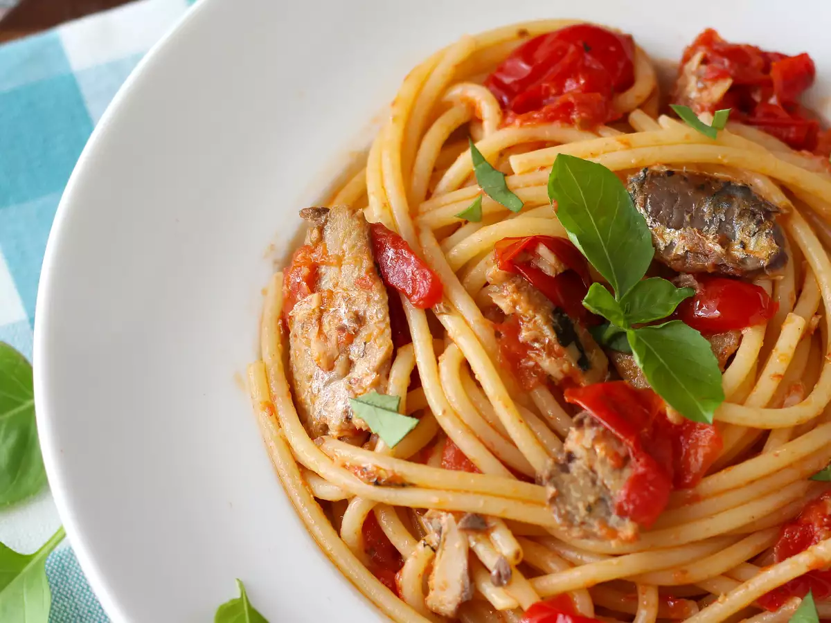 Spaghetti mit Sardinen aus der Dose in 15 Minuten - foto 4