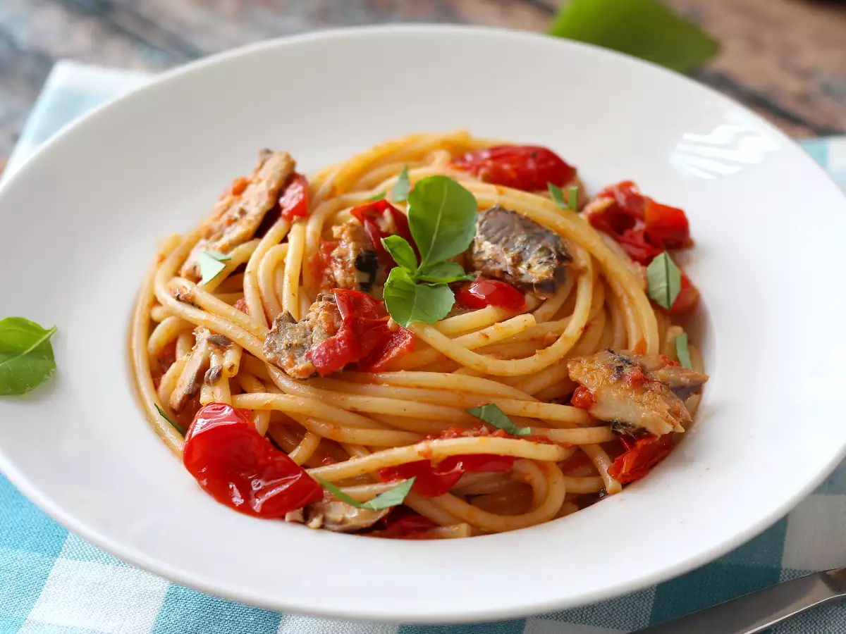 Spaghetti mit Sardinen aus der Dose in 15 Minuten - foto 5