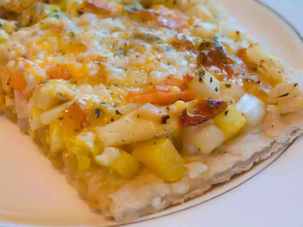 Spargel, Hollandaise, Lachs, Kartoffeln: Luxuspizza