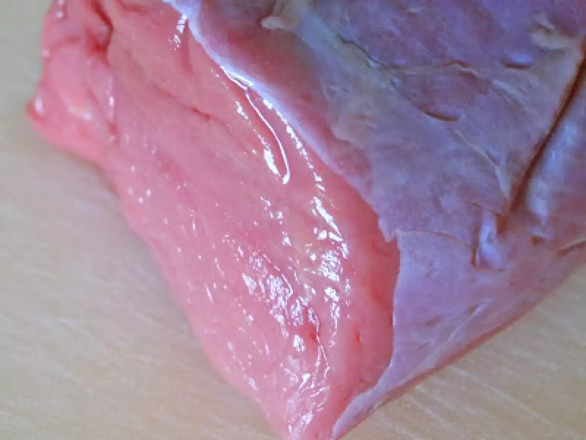 Spiedini di vitello e luganega in padella con salvia e vino bianco - foto 3