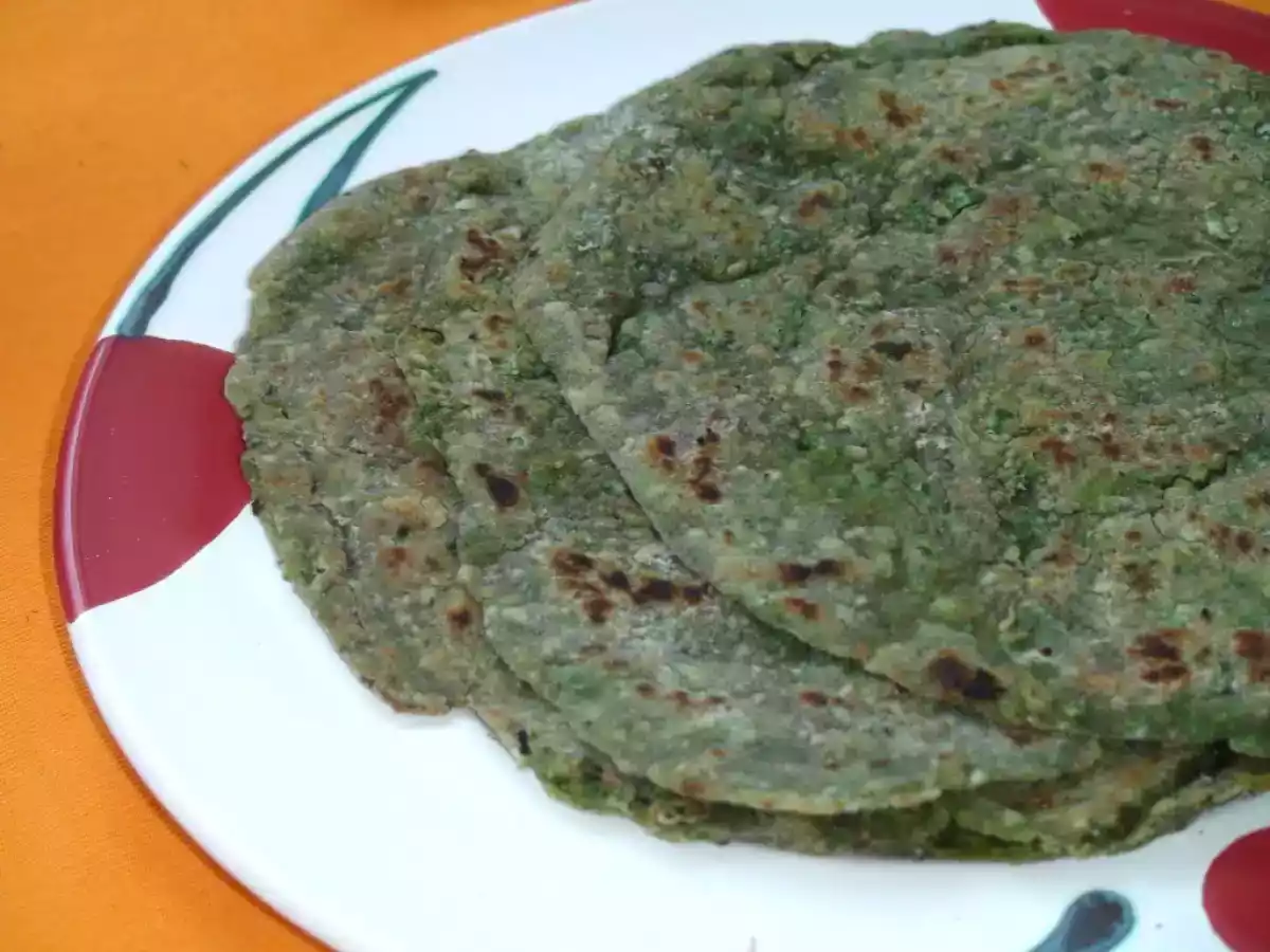 Spinat-Paratha (Indisches Fladenbrot)