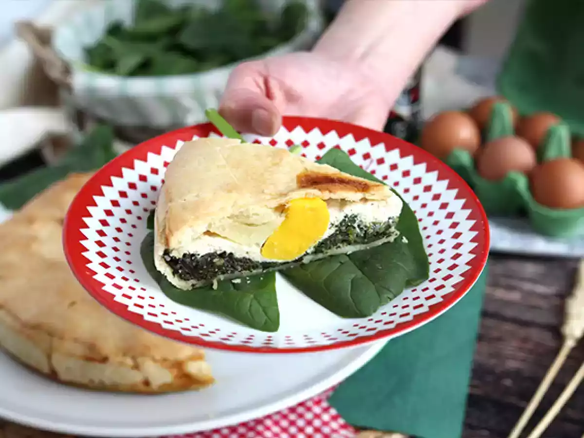 Spinat-, Ricotta- und Eierkuchen – italienische Torta Pasqualina - foto 2