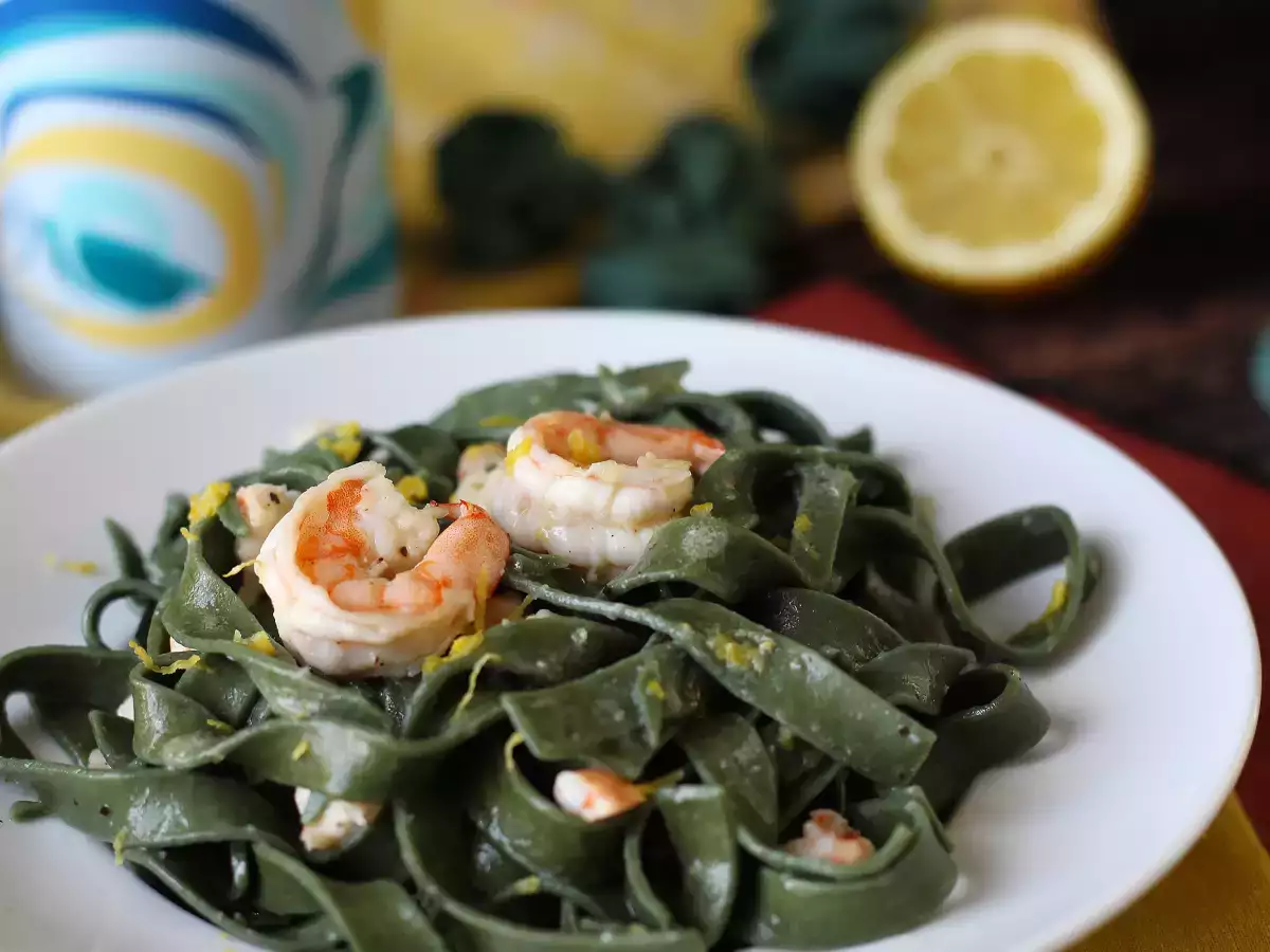 Spirulina-Pasta mit Garnelen und Zitrone: ein nährstoffreiches Gericht mit einzigartigem Geschmack - foto 3