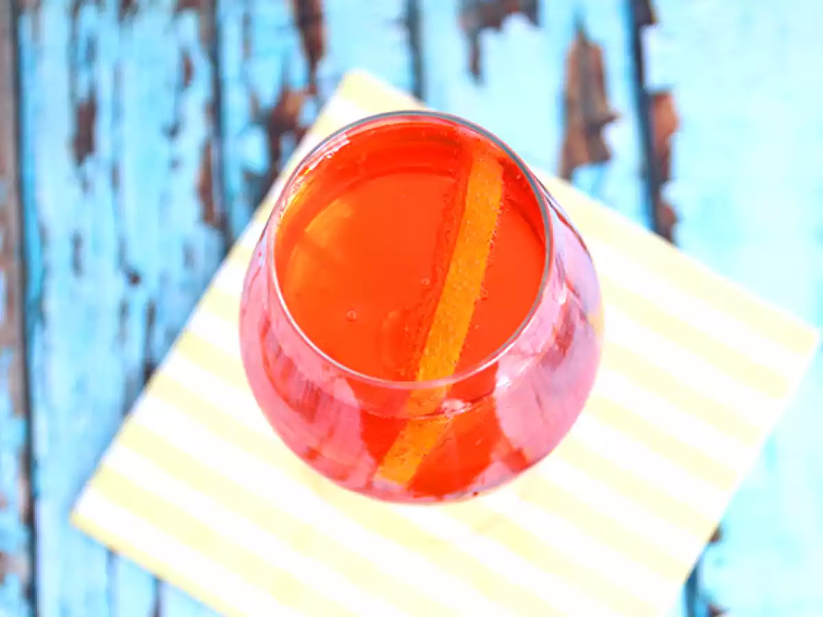 Spritz, der berühmte italienische Cocktail mit Aperol - foto 3