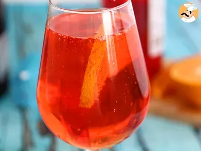 Spritz, der berühmte italienische Cocktail mit Aperol, Foto 2