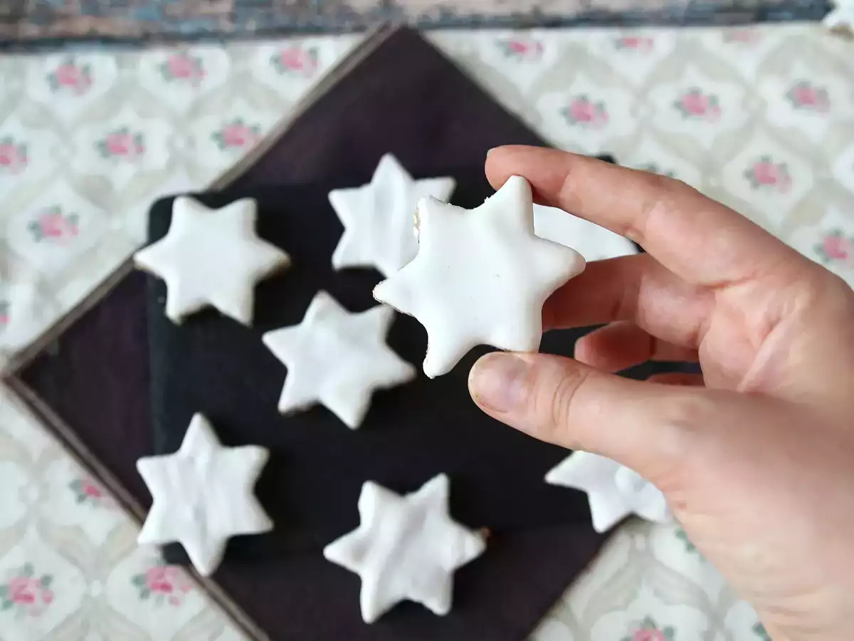 Sternkekse mit Zimt, der Weihnachtsklassiker - foto 3