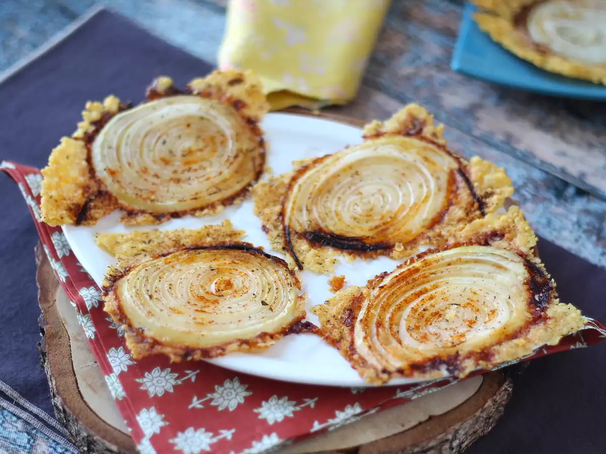 Superknusprige hausgemachte Zwiebel-Parmesan-Chips - foto 4