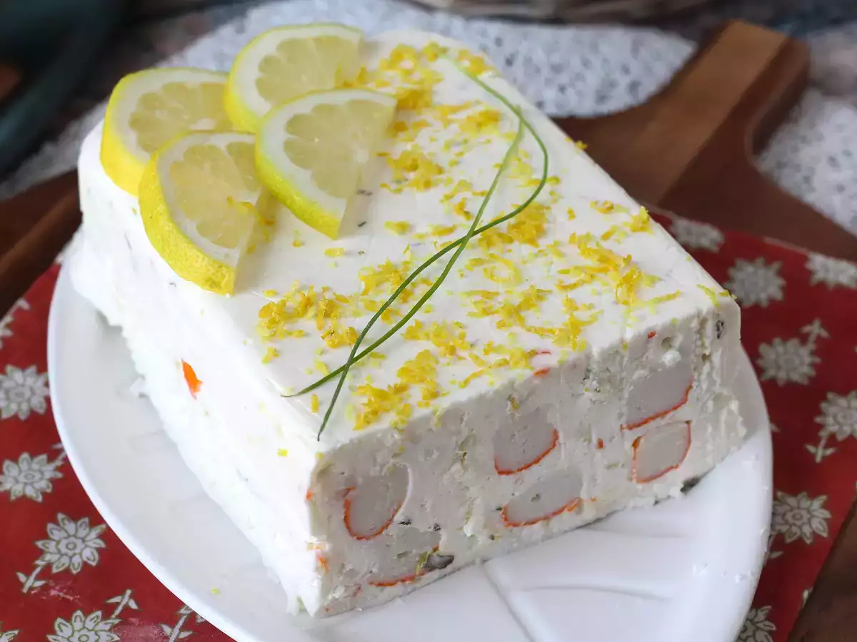 Surimi-Terrine ohne Kochen: eine einfache kalte Vorspeise, perfekt für den Sommer - foto 3