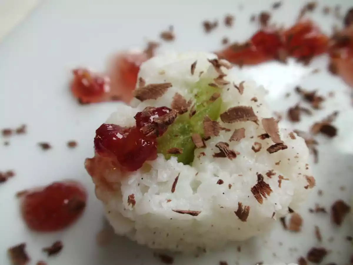 Süße Kokos-Herz-Maki mit Kiwi und Orangenaroma