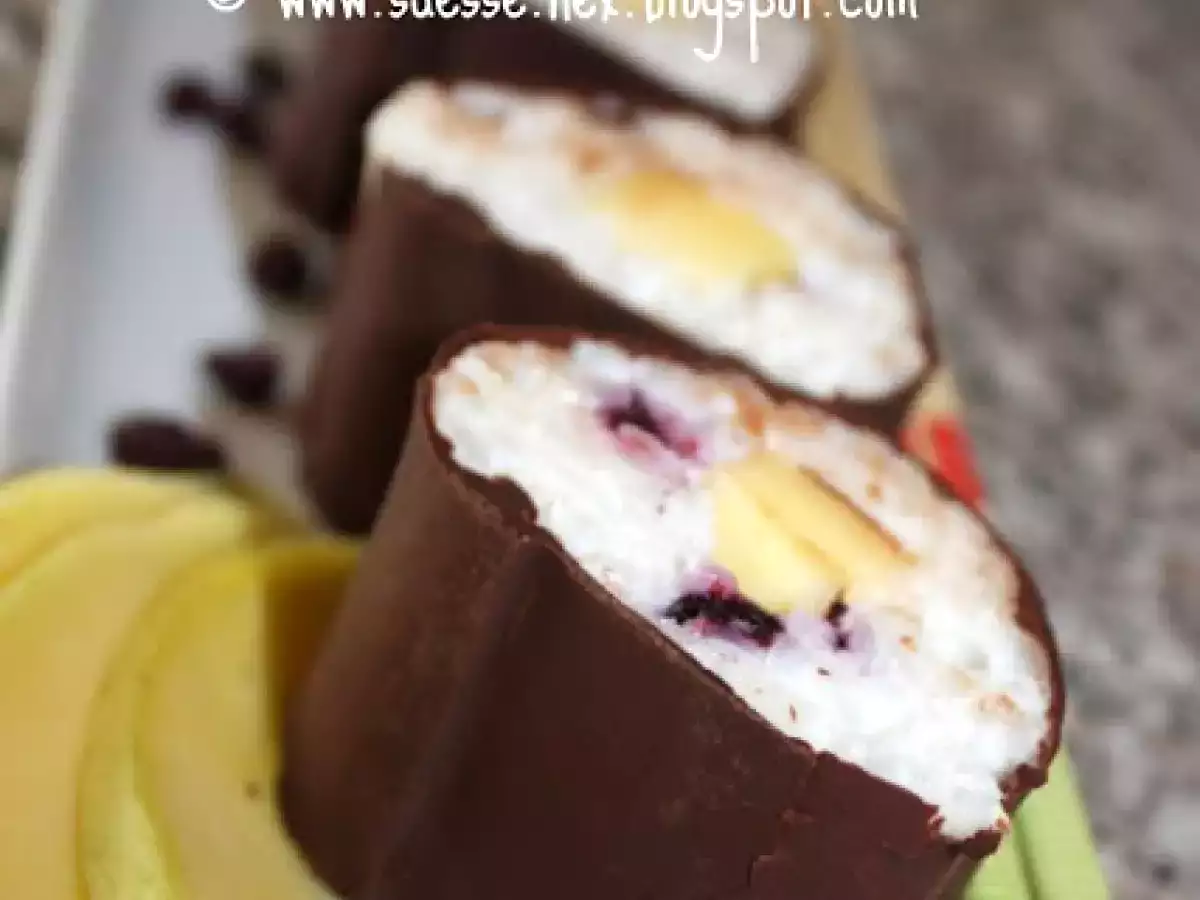 Süßes Sushi mit Mango und Heidelbeer-Crispies