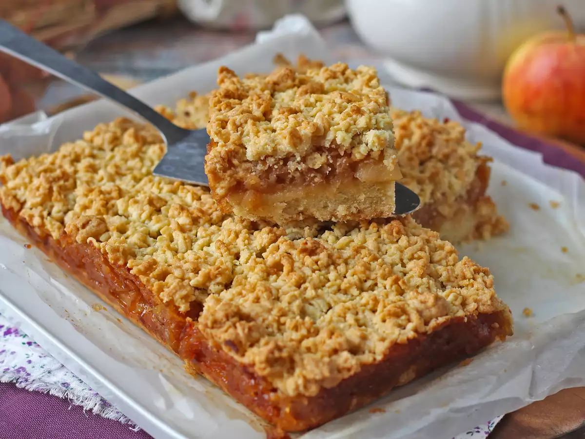 Szarlotka : polnischer Apfelkuchen mit knusprigen Streuseln