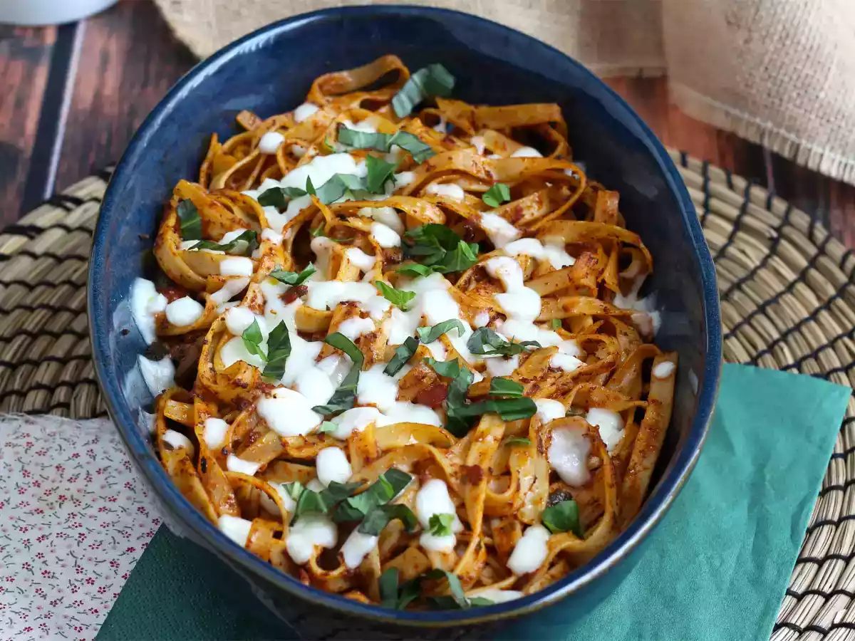 Tagliatelle al forno, das Anti-Verschwendungs-Rezept für übrig gebliebene Nudeln