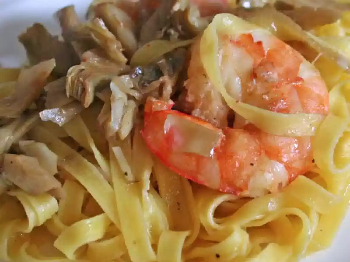 Tagliatelle con carciofi e gamberoni