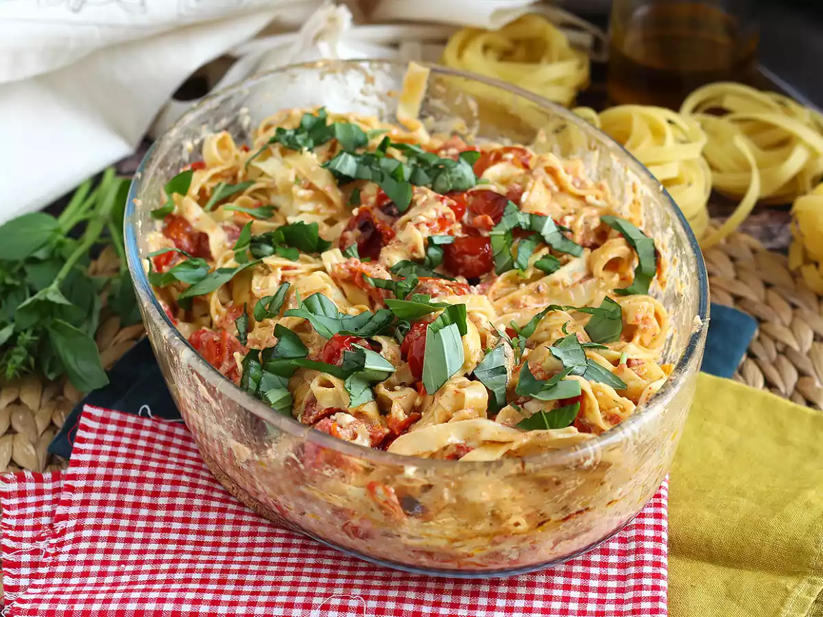Tagliatelle-Feta-Kirschtomaten – gebackene Feta-Nudeln - foto 5