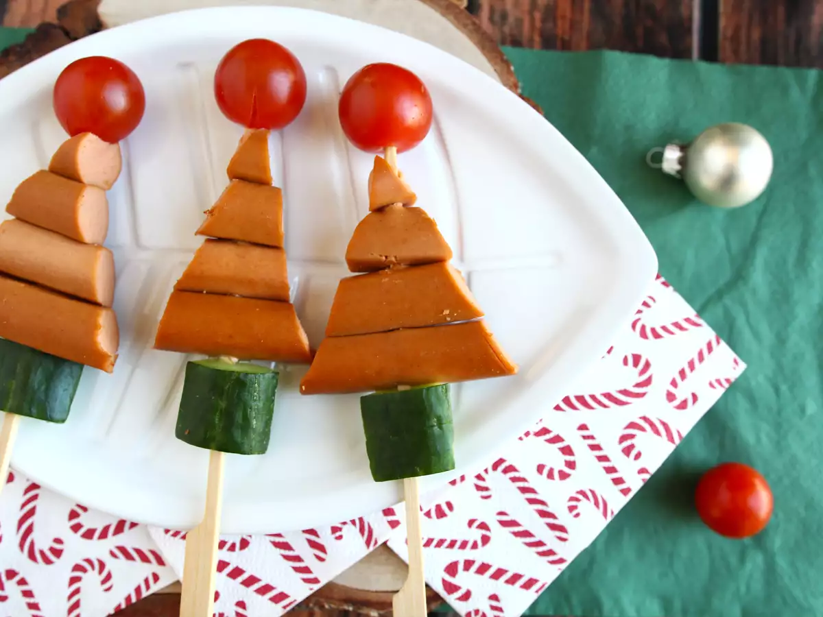 Tannenbaum-Spieße aus Knackis: der schnelle und einfache Weihnachtssnack! - foto 3