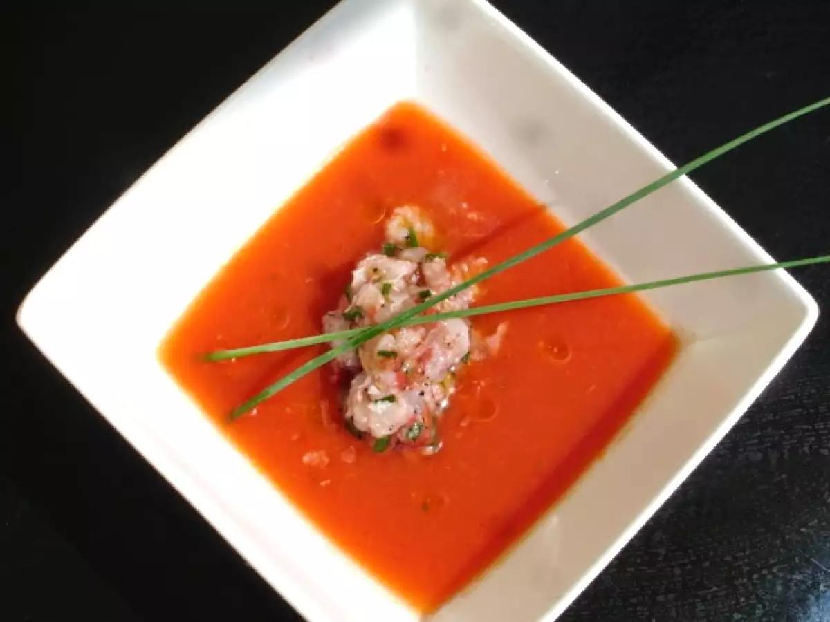 Tartar von Garnelen mit Gazpacho aus Tomaten
