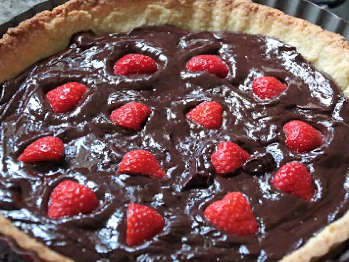 Tarte au chocolat avec fraises