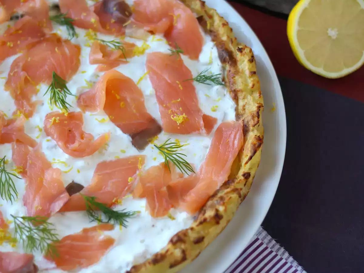 Tarte mit Räucherlachs auf Kartoffelboden - foto 6