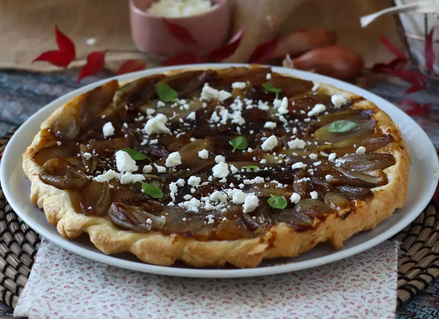 Rezept: tarte tatin mit schalotten und feta, salzig lecker