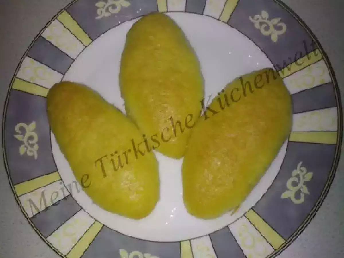 Teigschiffchen in Zuckersirup (Kalbura Basti)