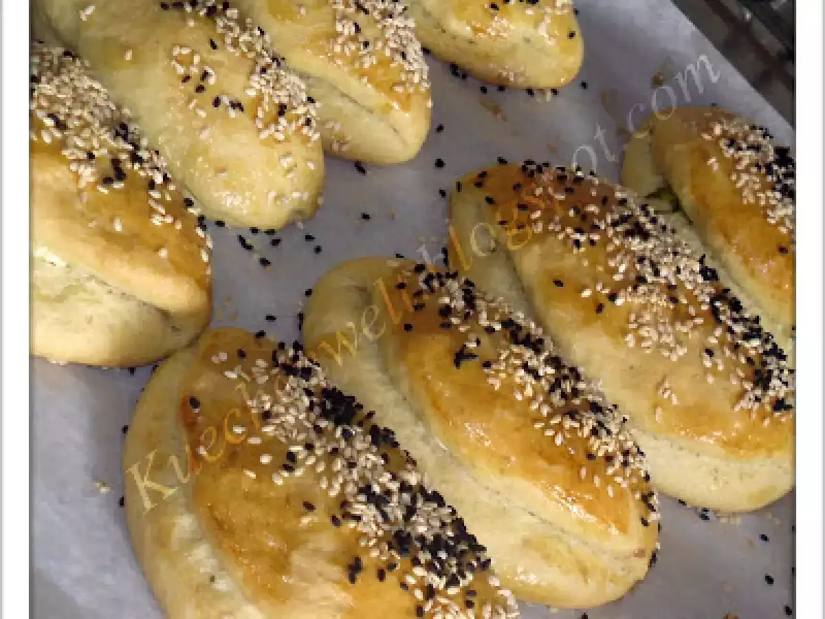 Teigschiffchen mit Schafskäse (Peynirli Pogaca)