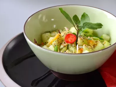 Thai-Grillhuhn, Ingwer-Gurken-Salat, schnelle Erdnusssauce
