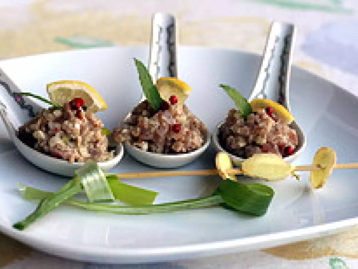 Thunfisch-häppchen mit wasabi & ingwer