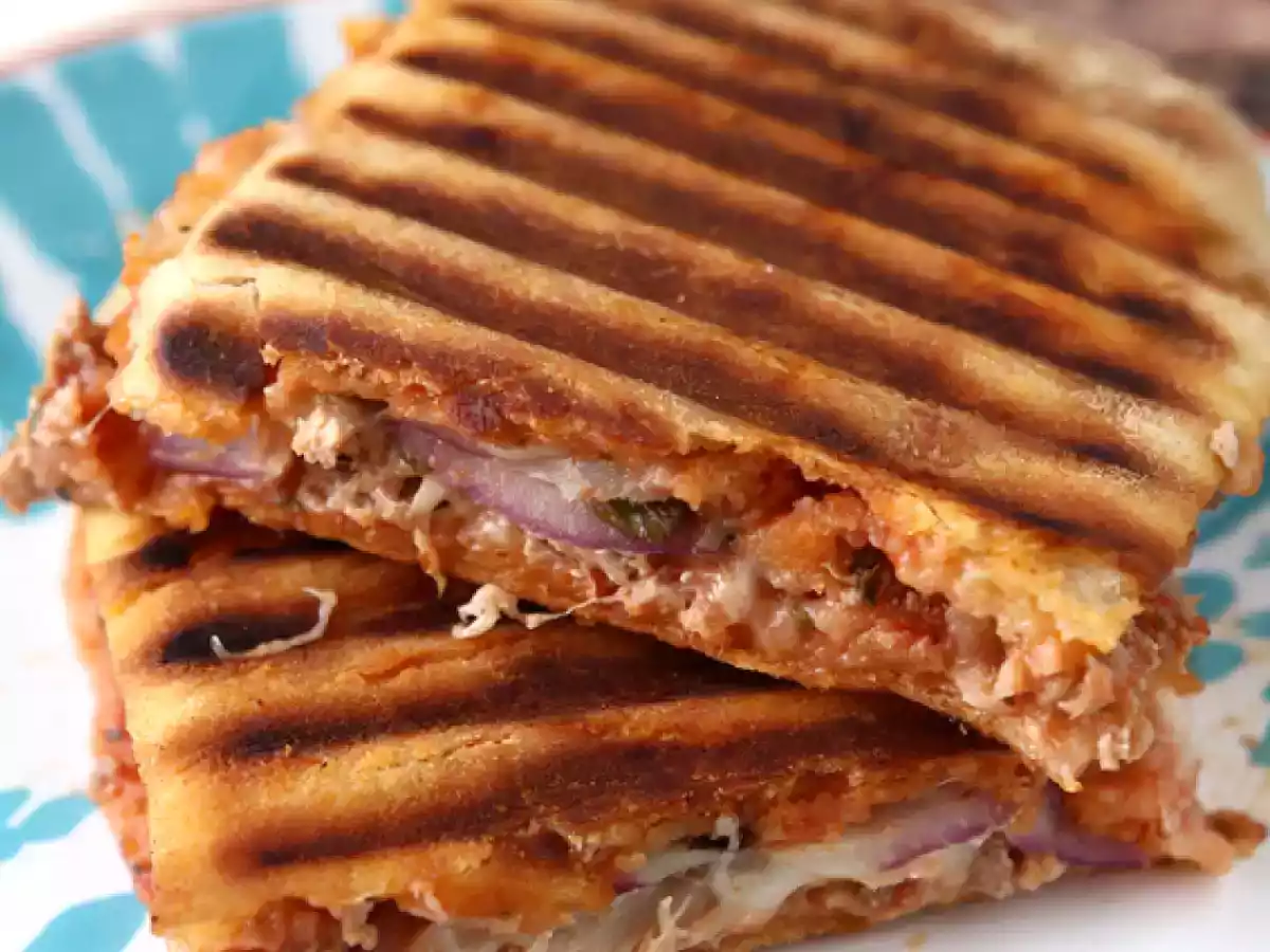 Thunfisch-Panini mit Tomate und Kapern - foto 3