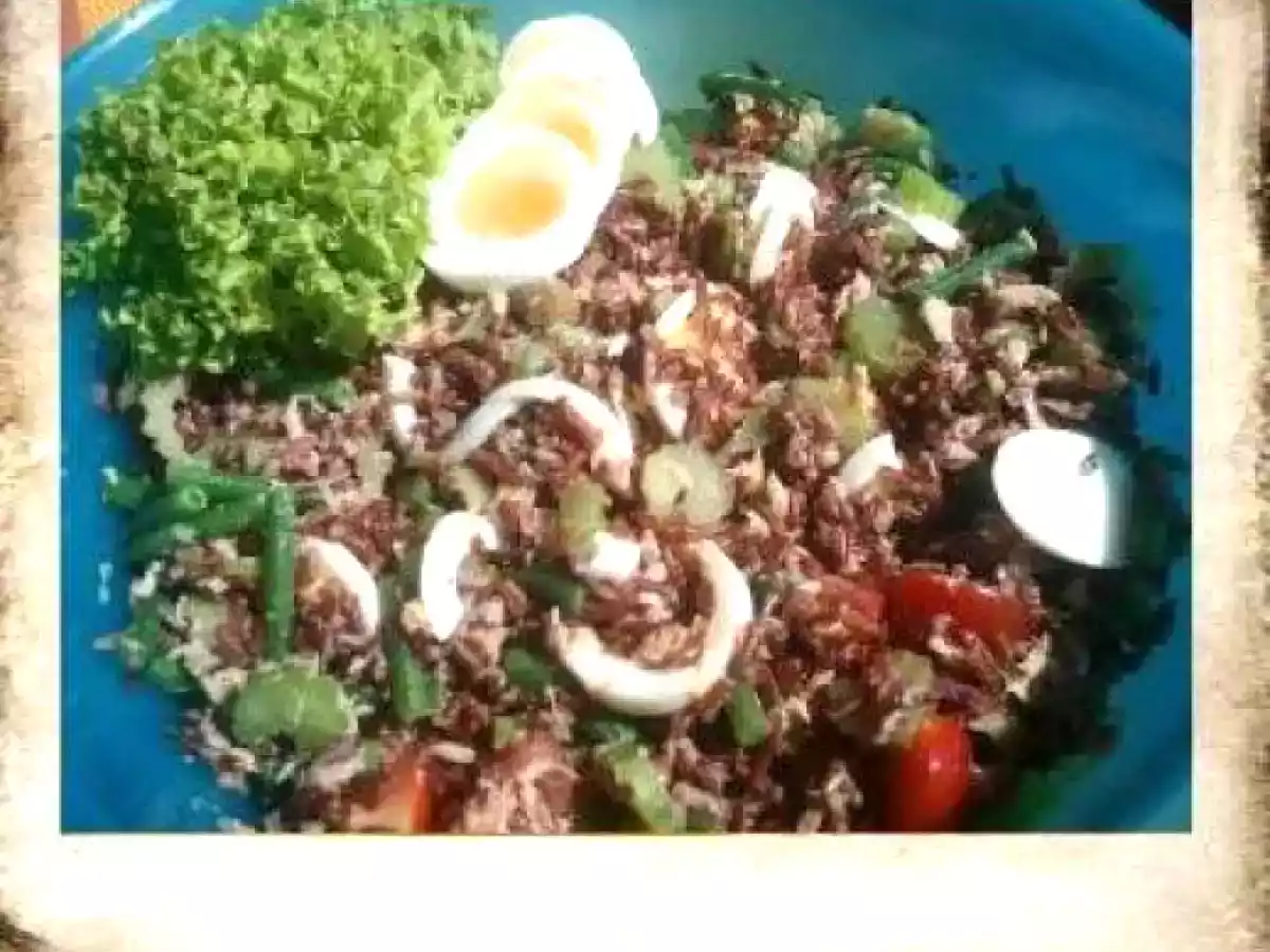 Thunfischsalat mit rotem Reis