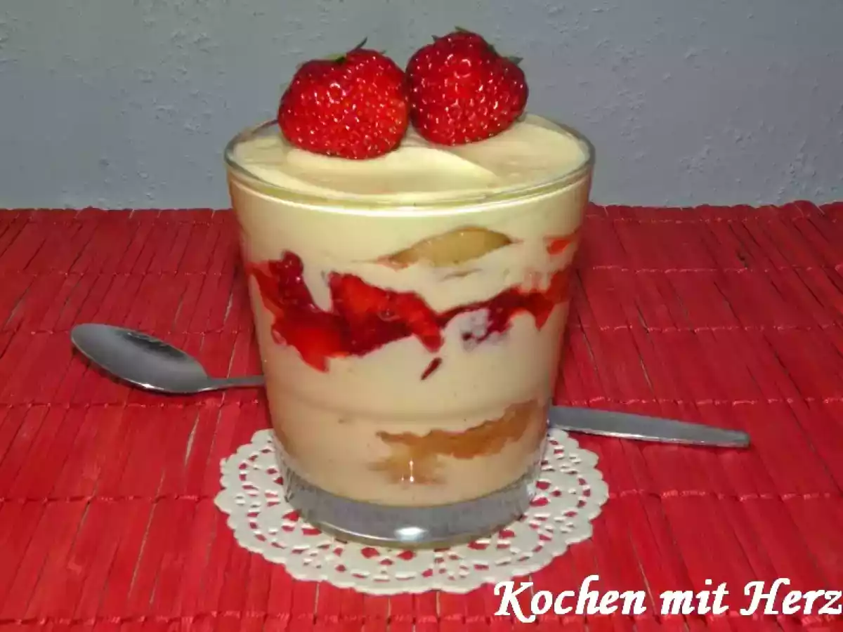 Tiramisù alle fragole con crema di limoncello