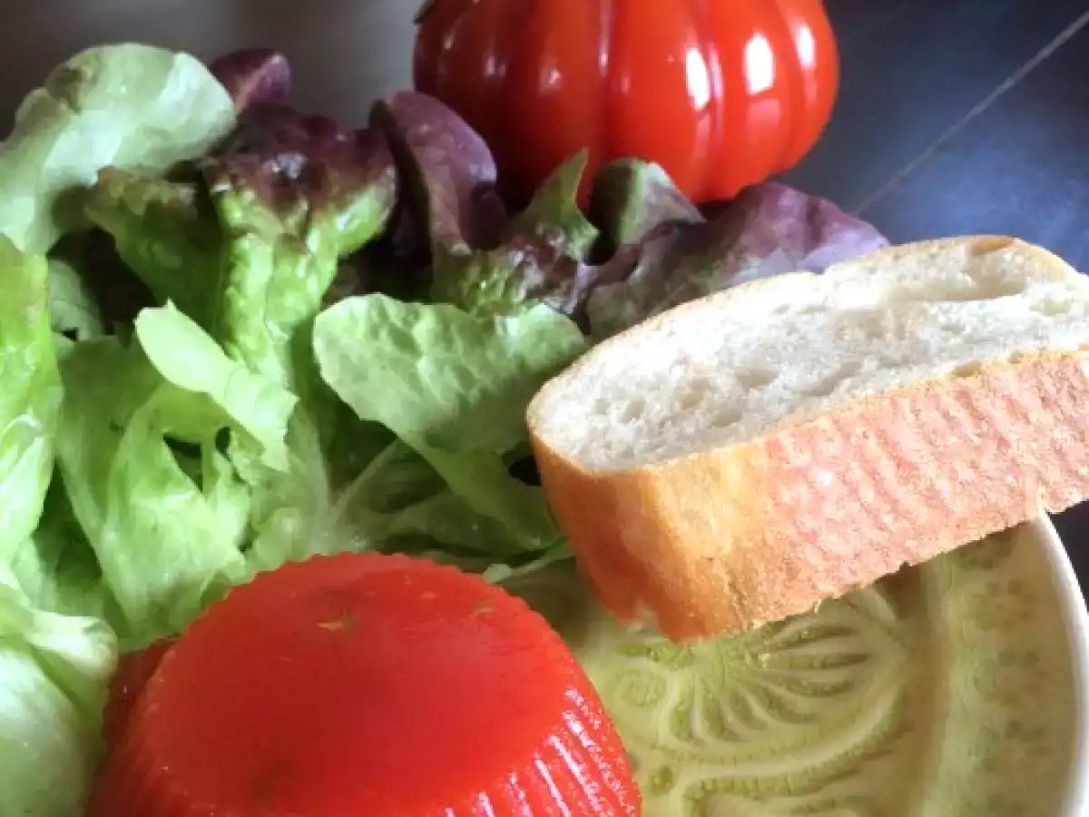 Tomatenjelly mit Basilikum