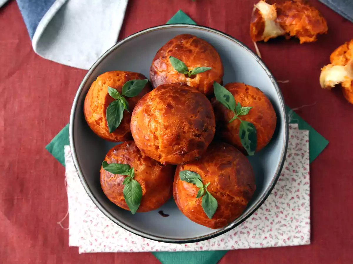 Tomatenmuffins mit zartschmelzendem Mozzarella-Herz - foto 5