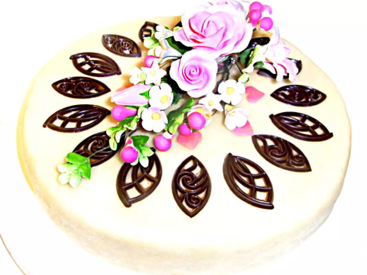 Torte mit Marzipandecke