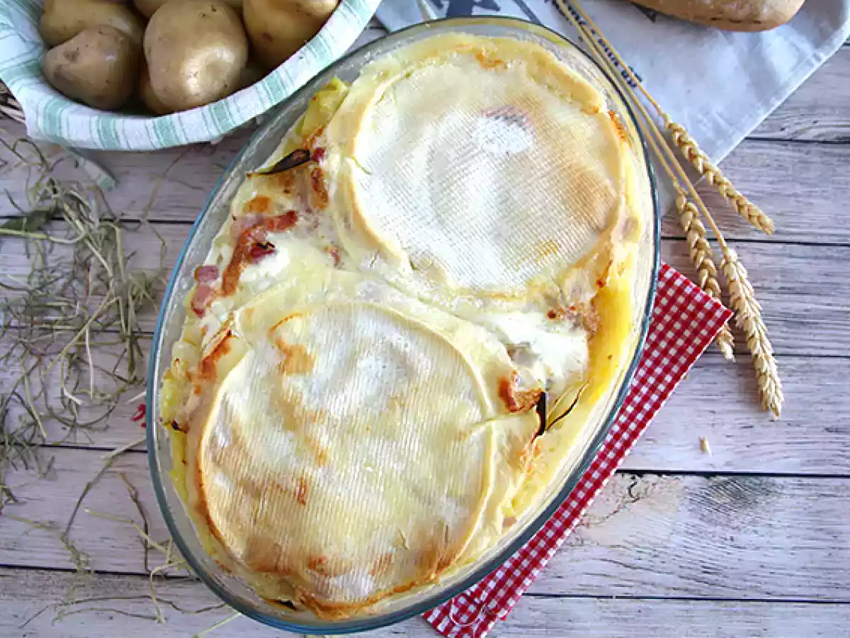 Traditionelles savoyisches Tartiflette - foto 4