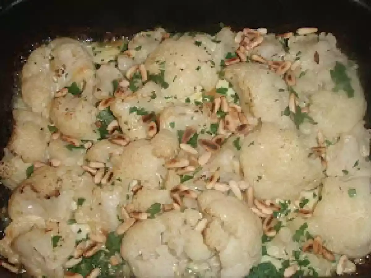 Überbackener Blumenkohl mit Taleggio-Sauce