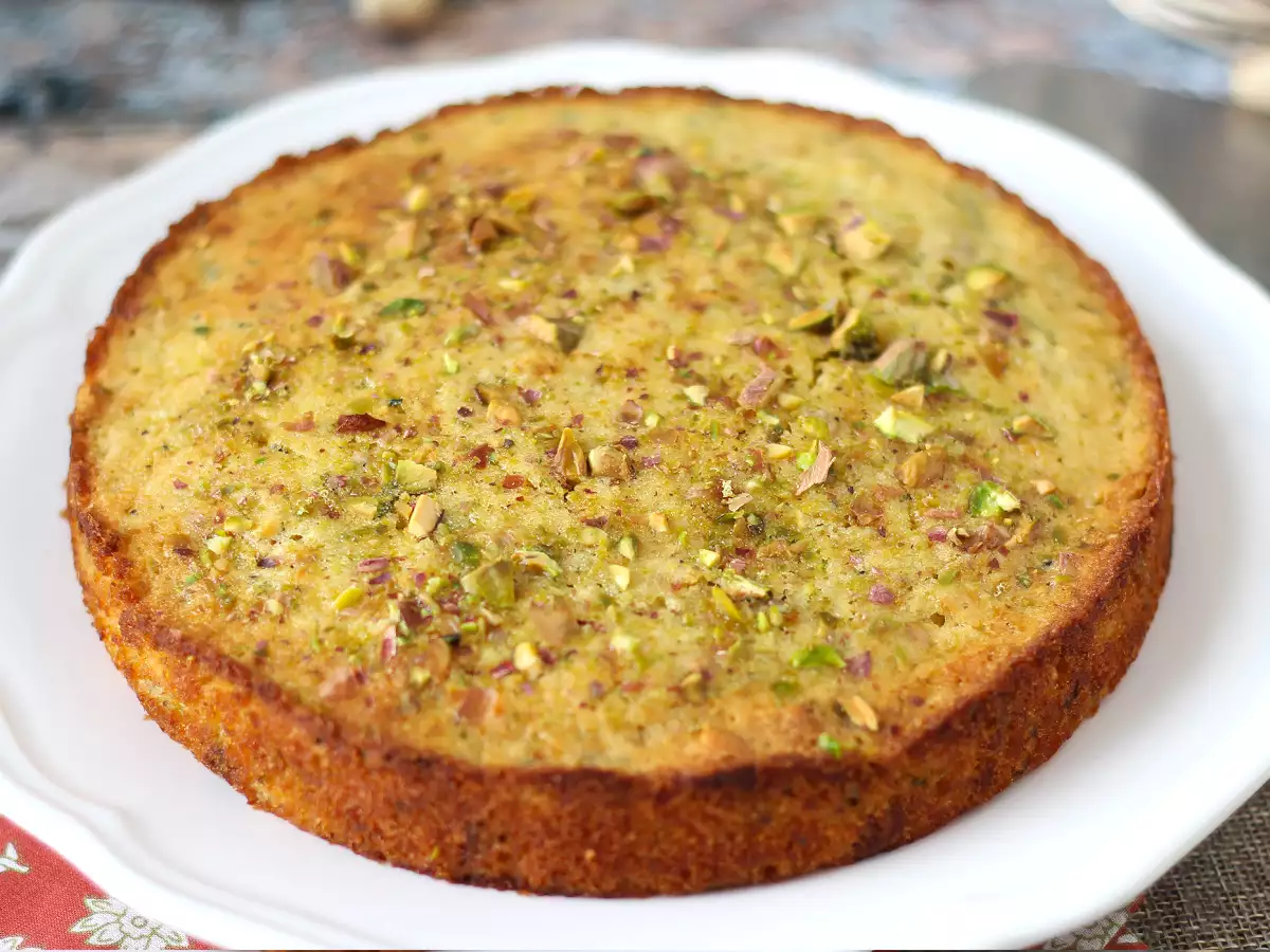 Ultra saftiger Pistazien-Limetten-Zucchini-Kuchen - foto 5