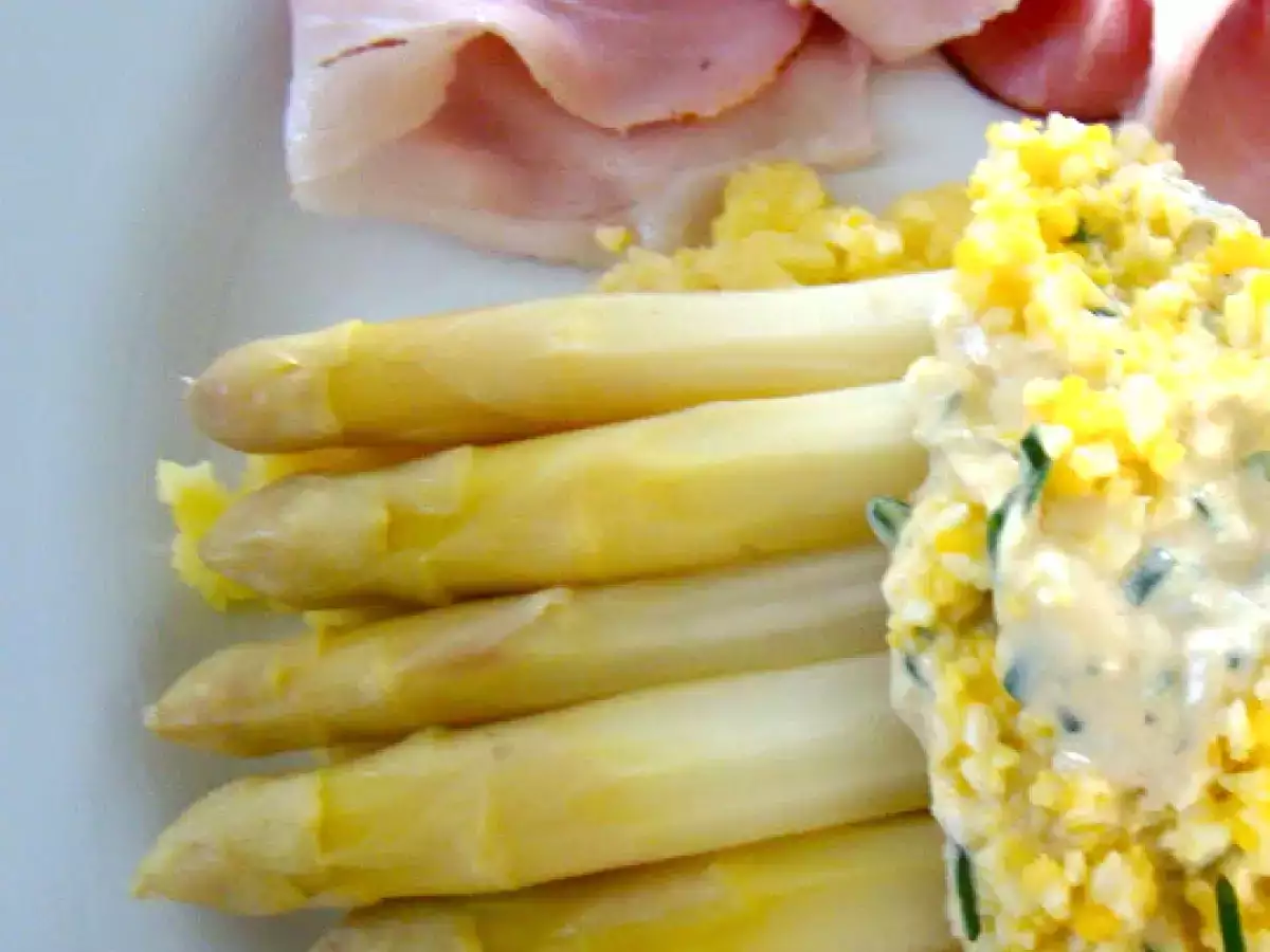 Unechte Bozener Sauce und Spargelpause